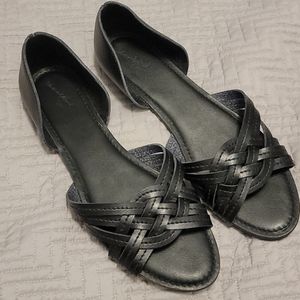 Universal Thread Vail Faux leather woven sandals